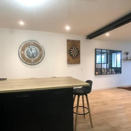 Hello #2 By Melrose באיו