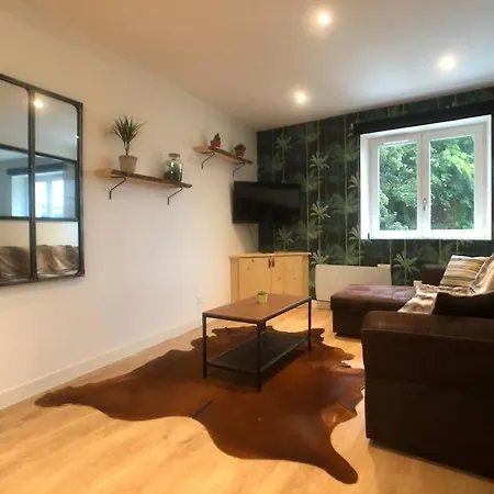 Hello #2 By Melrose * באיו