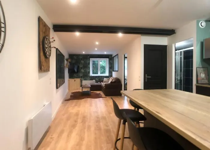 Hello #2 By Melrose באיו