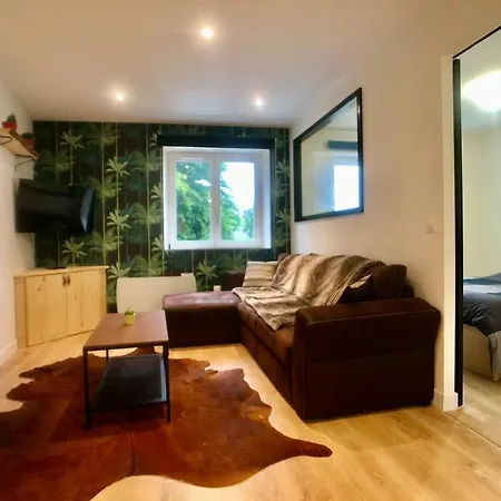 Hello #2 By Melrose Bayeux