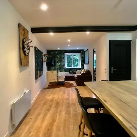 Hello #2 By Melrose Apartment *