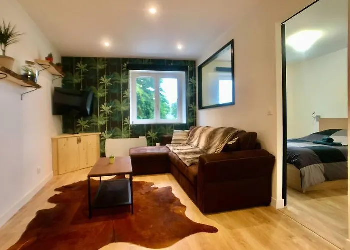 Hello #2 By Melrose 바이외